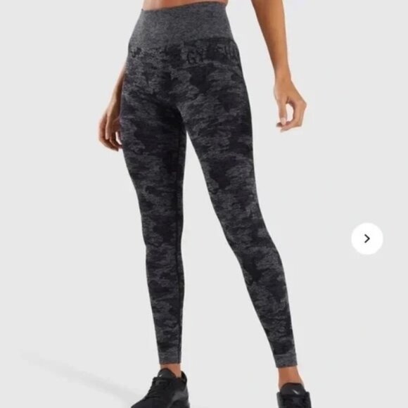 Gymshark Pants - Gymshark Adapt Seamless High Rise Leggings Small Black Camo